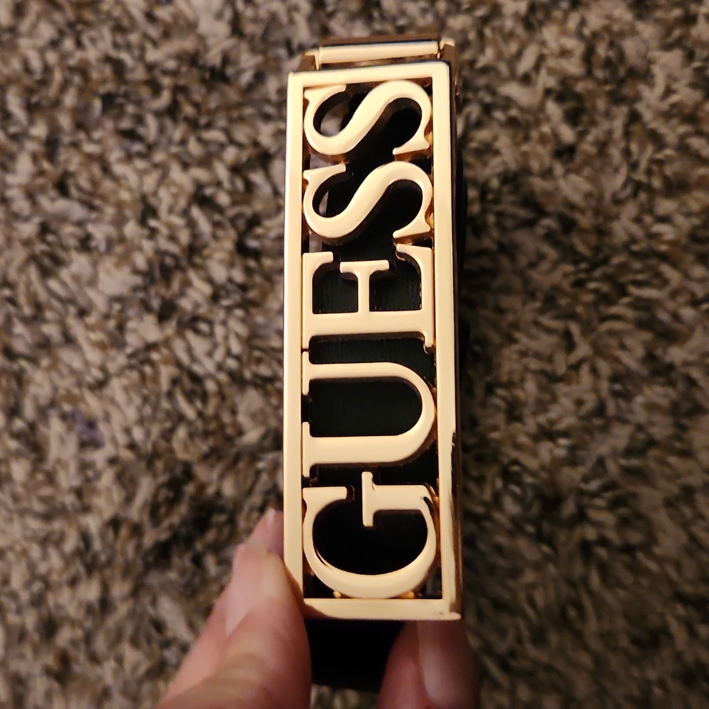 Like New Reversible Guess Belt